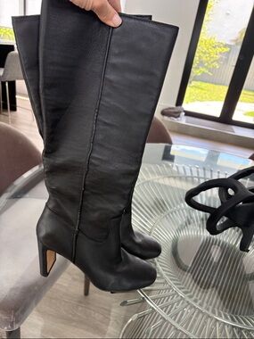 Dolce Vita Black vegan Leather Knee-High Heeled Boots. Size 8.